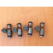 Топливная форсунка 1.4 V16 бензин Volkswagen Golf IV 036031C